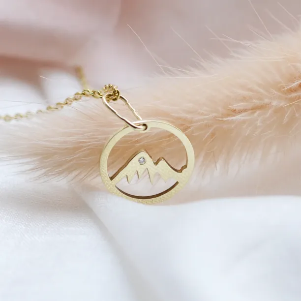 Gold diamond pendant - for the mountains enthusiasts MUNI Image
