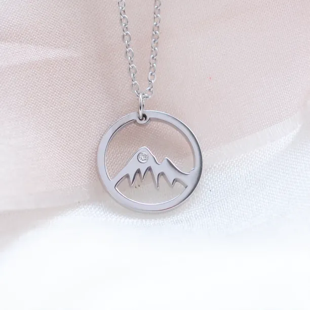 Gold diamond pendant - for the mountains enthusiasts MUNI Image