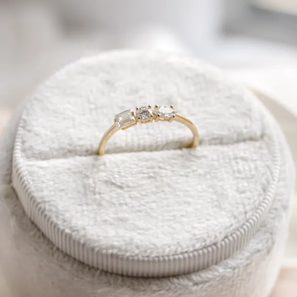 Gold ring with three moissanites AVERY Image