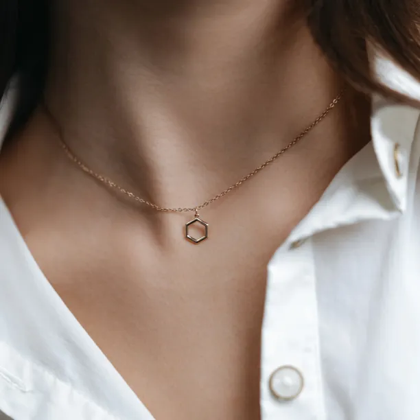 Gold hexagon necklace MEGAN Image