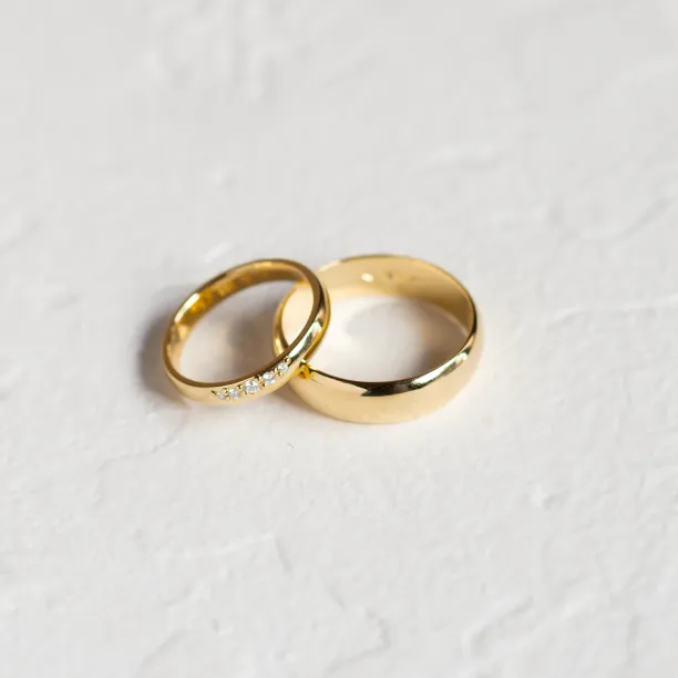 Gold wedding rings with diamonds NICOS Image