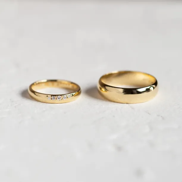 Gold wedding rings with diamonds NICOS Image