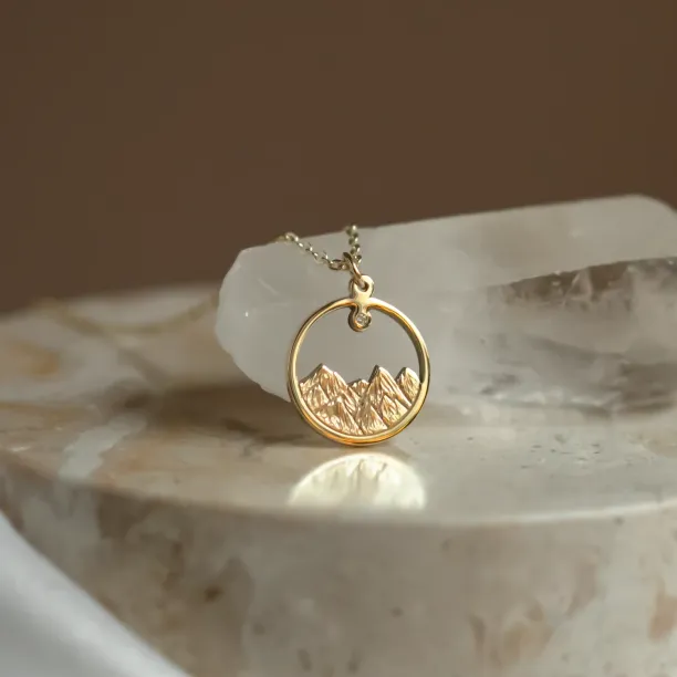 Gold pendant with a diamond EVEREST Image