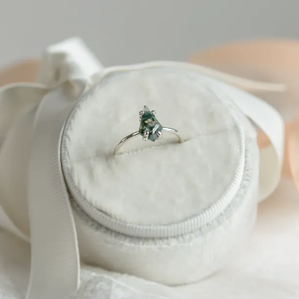 Fantasy ring with kite moss agate SAMU Image