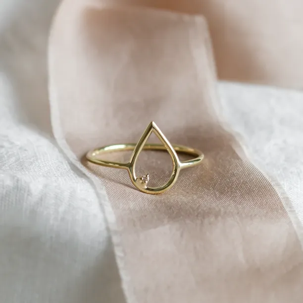 Gold minimalistic teardrop ring with diamond DAYSI Image