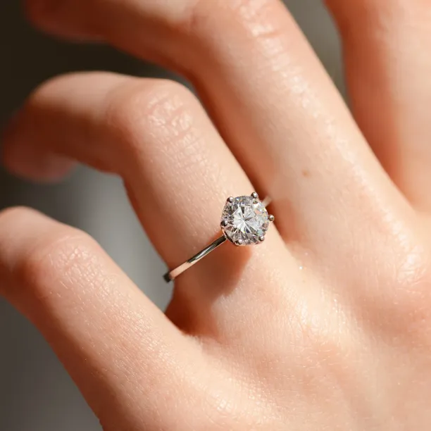 Luxury engagement ring with lab grown diamond OLLAF Image