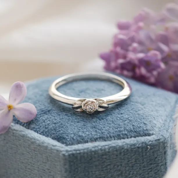 ROSNI gold diamond engagement ring Image