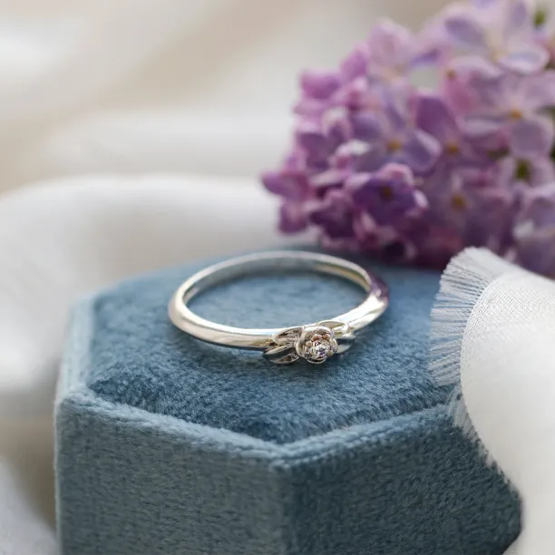 ROSNI gold diamond engagement ring Image