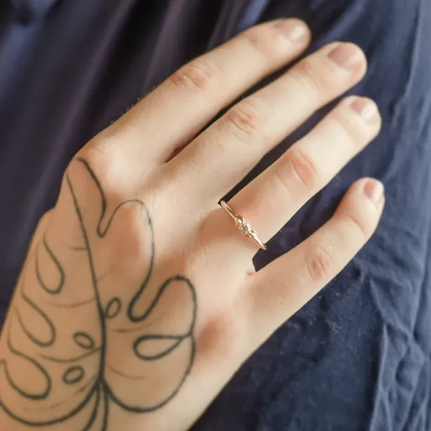 ROSNI gold diamond engagement ring Image