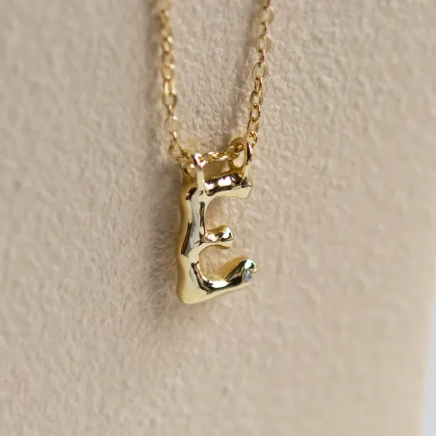 Gold letter pendant with diamond JEAN Image