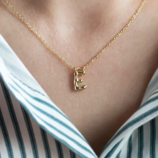 Gold letter pendant with diamond JEAN Image