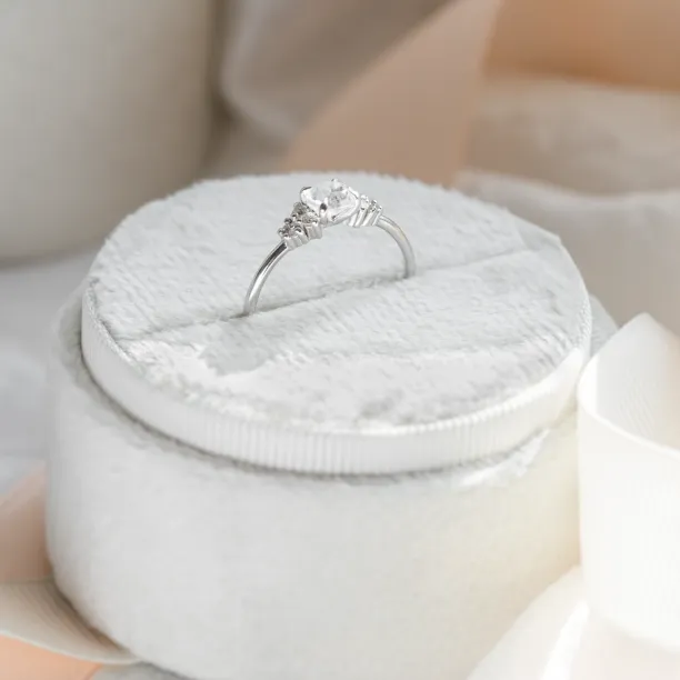 Gold engagement ring with moonstone DARLEEN Image