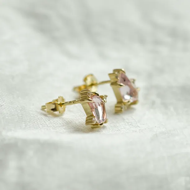 Gold earrings with asymmetrical sapphires and diamonds KAIA Image