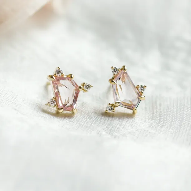 Gold earrings with asymmetrical sapphires and diamonds KAIA Image