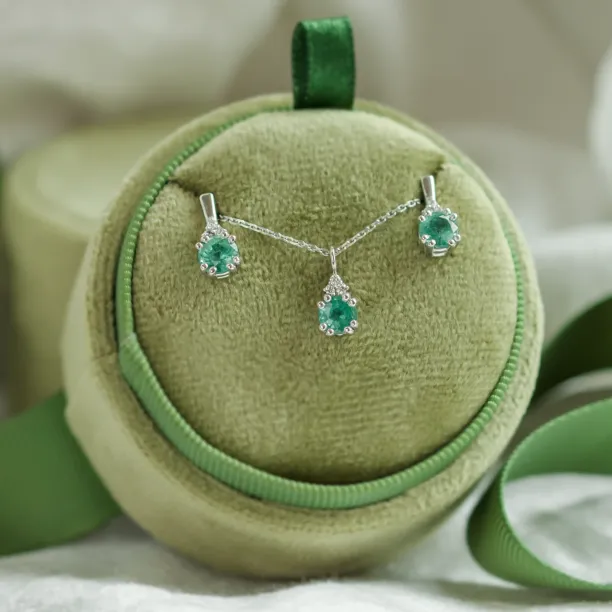 Gold emearld and diamond earrings LENNY Image