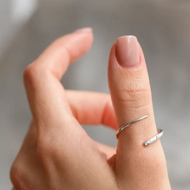 Gold spiral ring with diamonds CHIARA Image