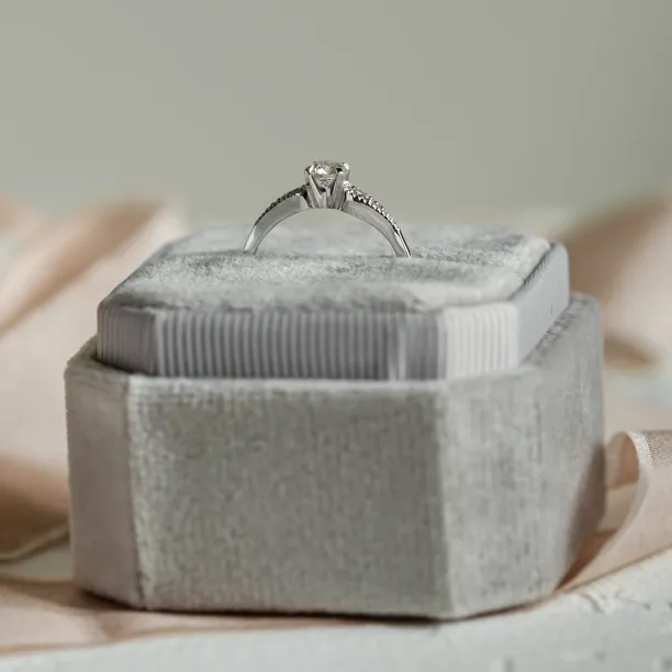 Gold vintage lab-grown diamond ring ORSINI Image