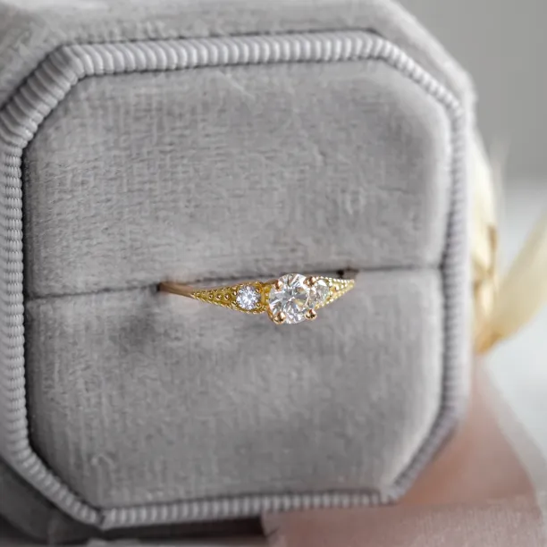 Gold vintage lab-grown diamond ring ORSINI Image