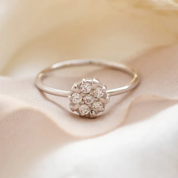 GRAC gold diamond flower shape ring Image