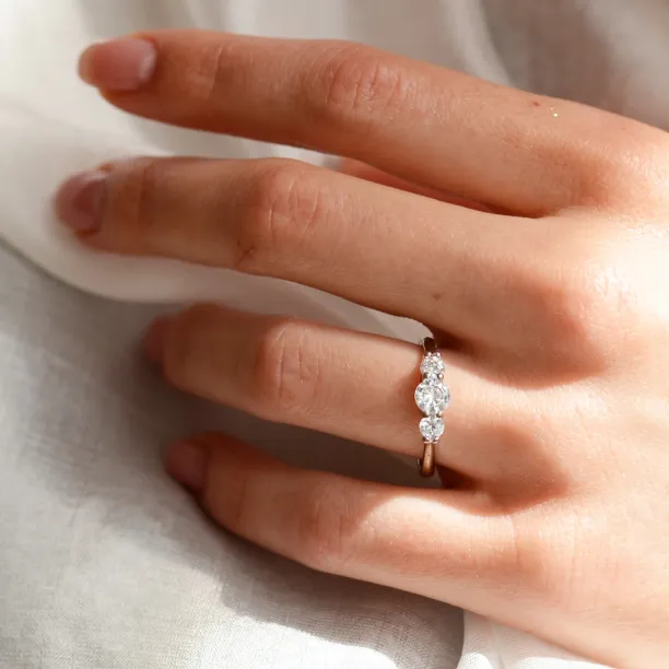 Gold lab-grown diamond engagement ring VIRBO Image