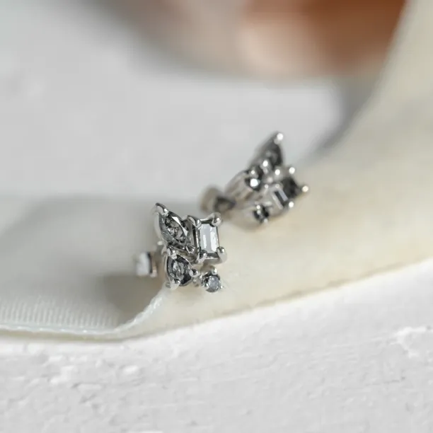 Gold cluster earrings with salt and pepper diamonds QUATRO Image