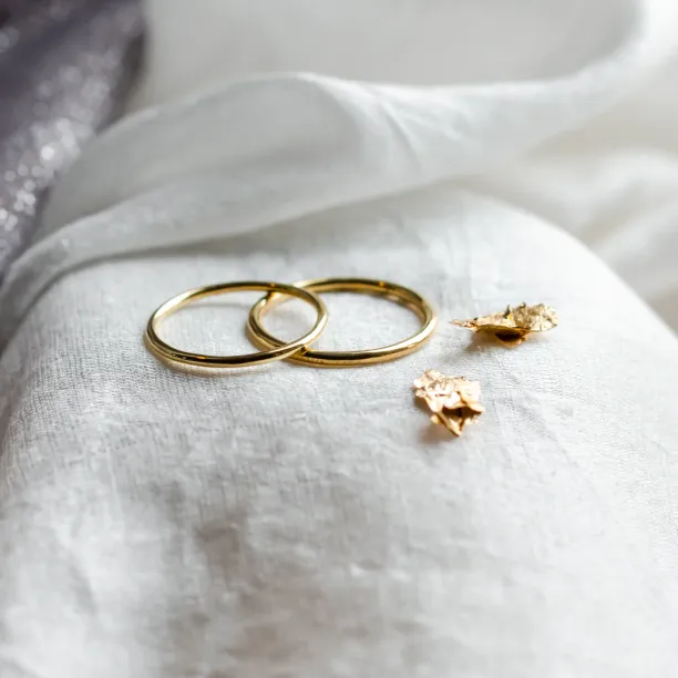 LOBE wedding gold rings Image