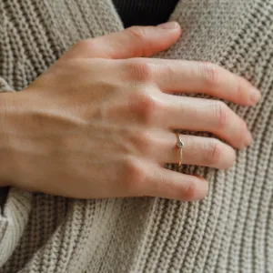 Minimalist engagement ring with salt and pepper diamond AINE Thumbnail