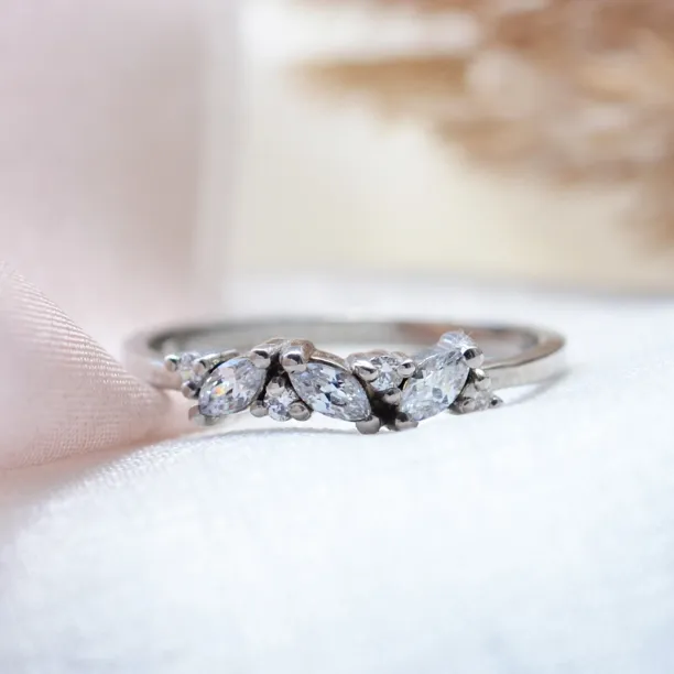 Gold  eternity ring with round and marquise diamonds VALLYS Image