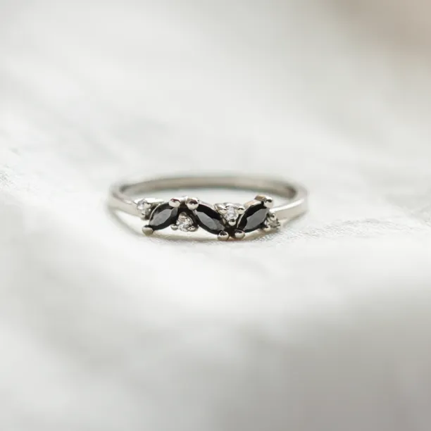 Gold ring with marquise black and classic diamonds VALLO Image