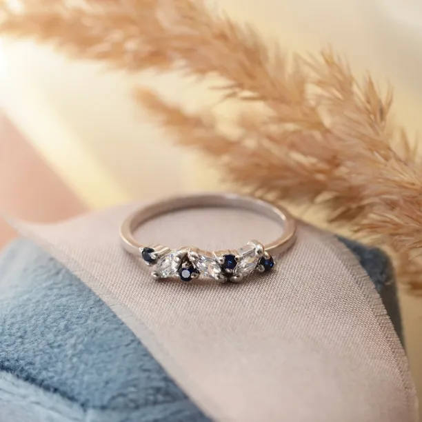 Gold ring with sapphires and diamonds VALLY Image