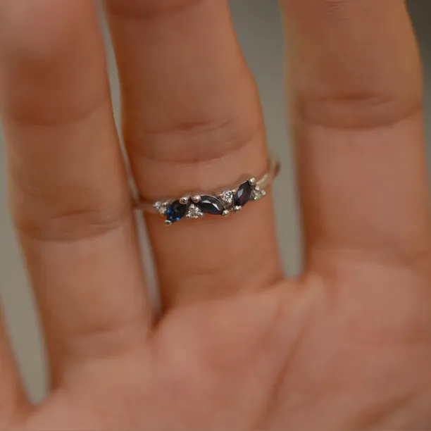 Gold ring with sapphires and round diamonds VALLY Image