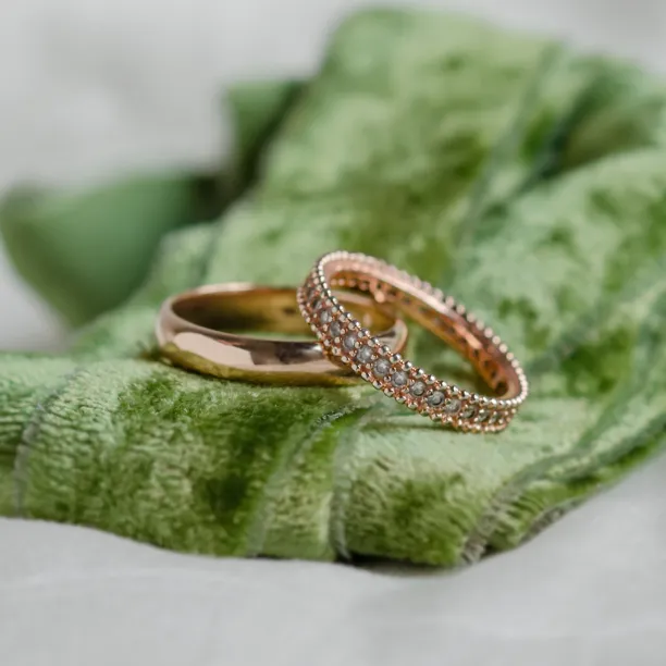 Luxurious diamond wedding rings KNEDE Image