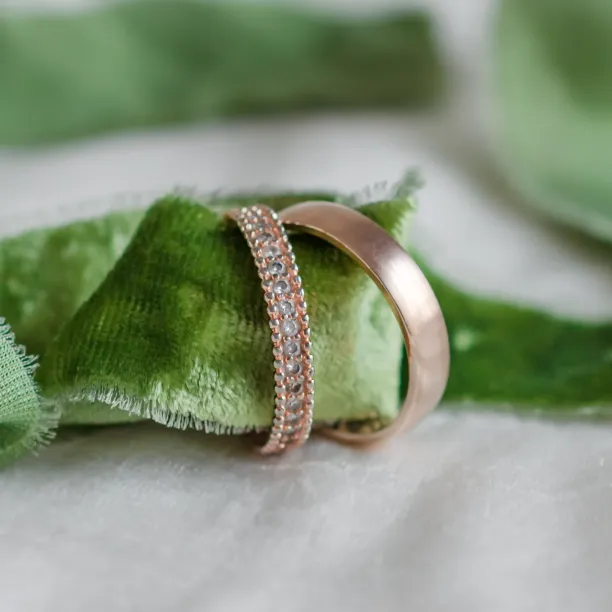 Luxurious diamond wedding rings KNEDE Image