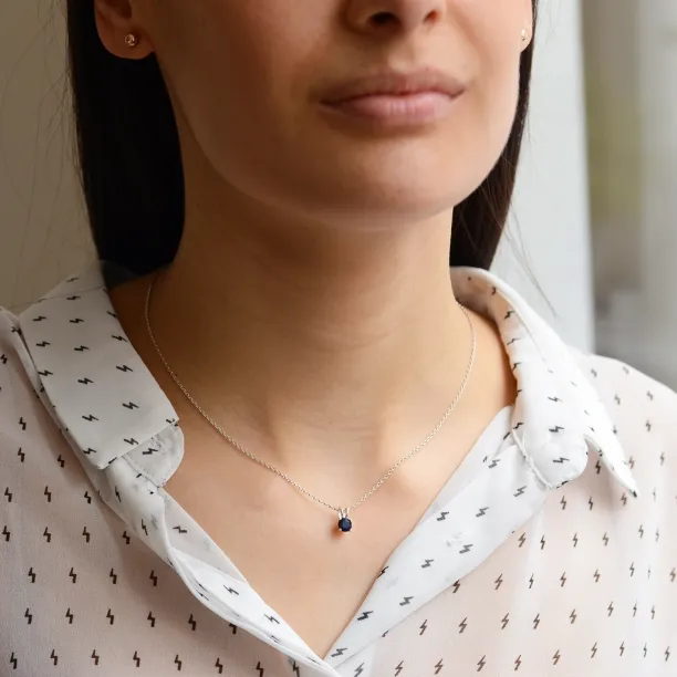 Gold pendant with blue saphire EFEMER Image