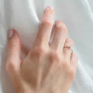 Minimalist ring with kite salt and pepper diamond KATE