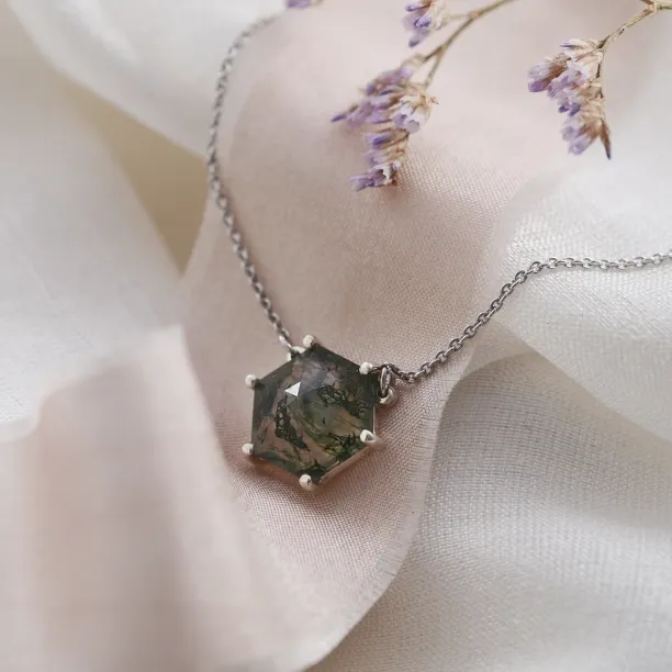 Gold pendant with hexagon moss agate ALISI Image