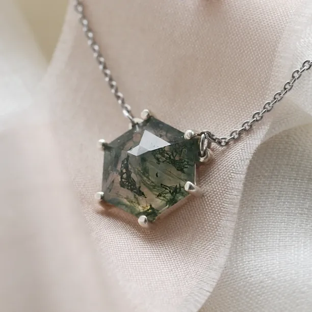 Gold pendant with hexagon moss agate ALISI Image