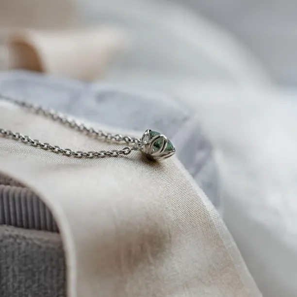 Moss agate in gold necklace ELF Image