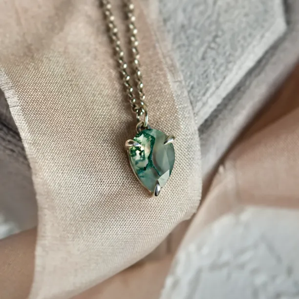 Gold necklace with pear moss agate NOLDOR Image