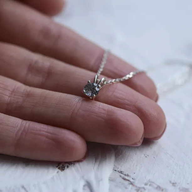 Simple natural rutilated quartz pendant KAYLEIGH Image