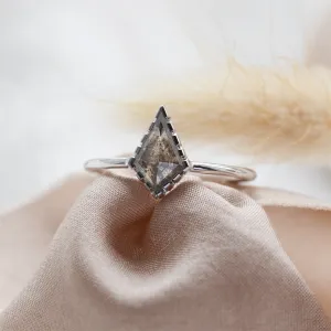 Minimalist kite salt'n'pepper diamond ring BILLIE Thumbnail