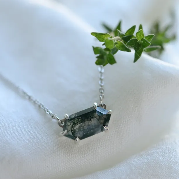 Gold necklace with hexagon moss agate VALINOR Image