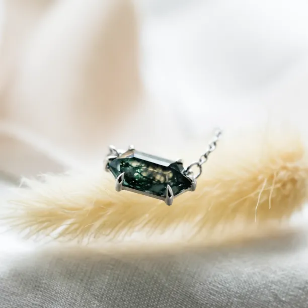 Gold necklace with hexagon moss agate VALINOR Image