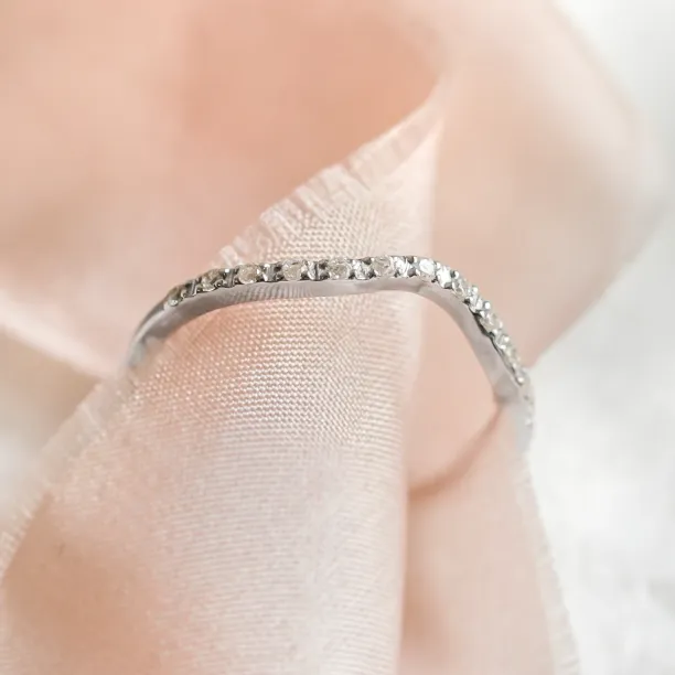 Gold eternity ring with diamonds TIEROS Image
