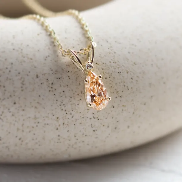 Gold pendant with orange lab grown diamond and classic diamond SOLARIS Image