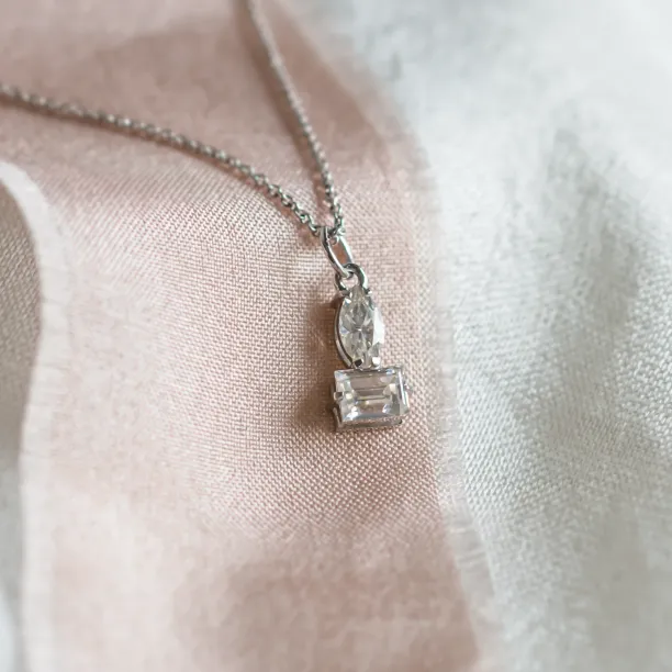Minimalist necklace with lab-grown diamonds LEONE Image