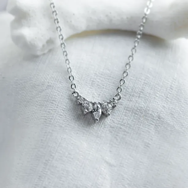 Gold cluster necklace with lab created diamonds JESSICA Image