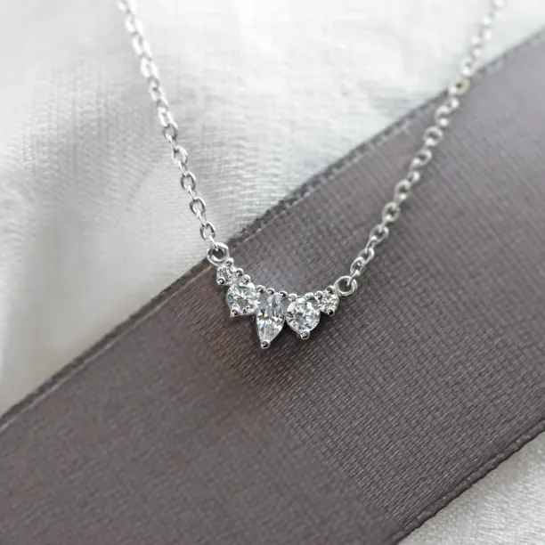 Gold cluster necklace with lab created diamonds JESSICA Image