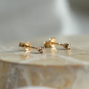 Minimalist earrings with lab-grown diamonds ALINE Thumbnail