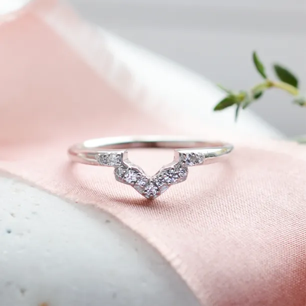 Curved wedding ring with diamonds HARRY Image